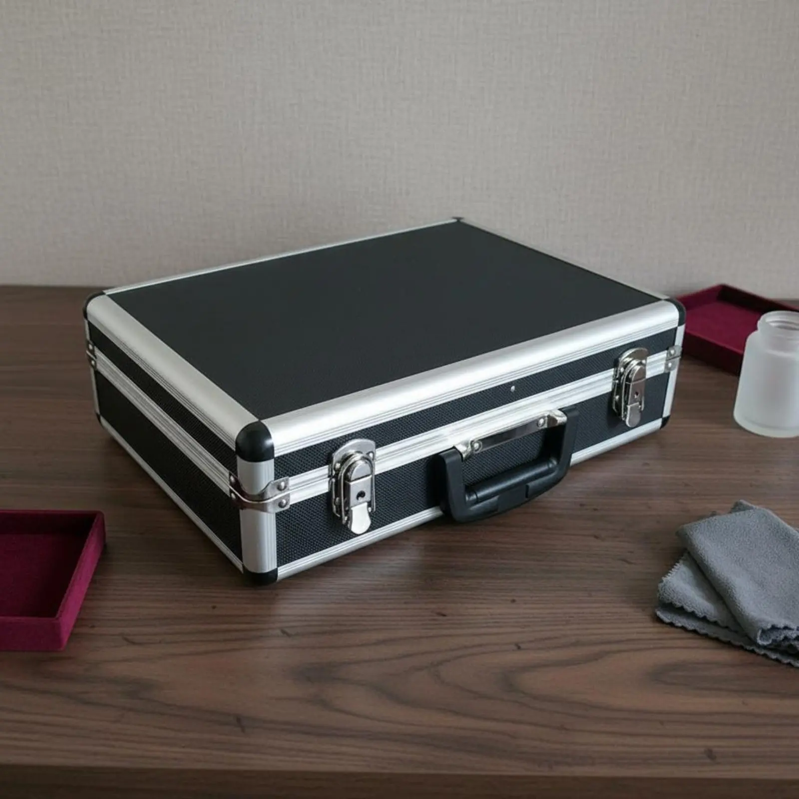

Aluminum Tool Case Rounded Corners Metal Tool Case Aluminum Briefcase Sturdy Duty Hard Shell Briefcase Lockable for Technicians