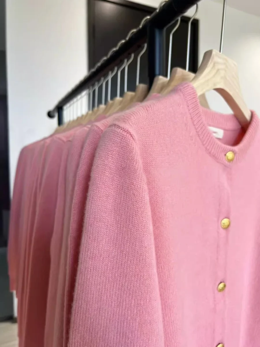 

Мягкий уютный розовый вязаный кардиган с круглым вырезом для женщин, верхняя одежда, свитер-жакет в корейском стиле, однотонный, повседневный, для работы и отдыха