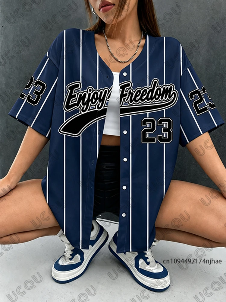 2026 Sommer Neu Retro Schwarz Enjoy Freedom 23 Print Bluse Damen Streetwear Baseball-Shirt Hip Hop Kurzarm Button-Up Oberteil – Detail 11
