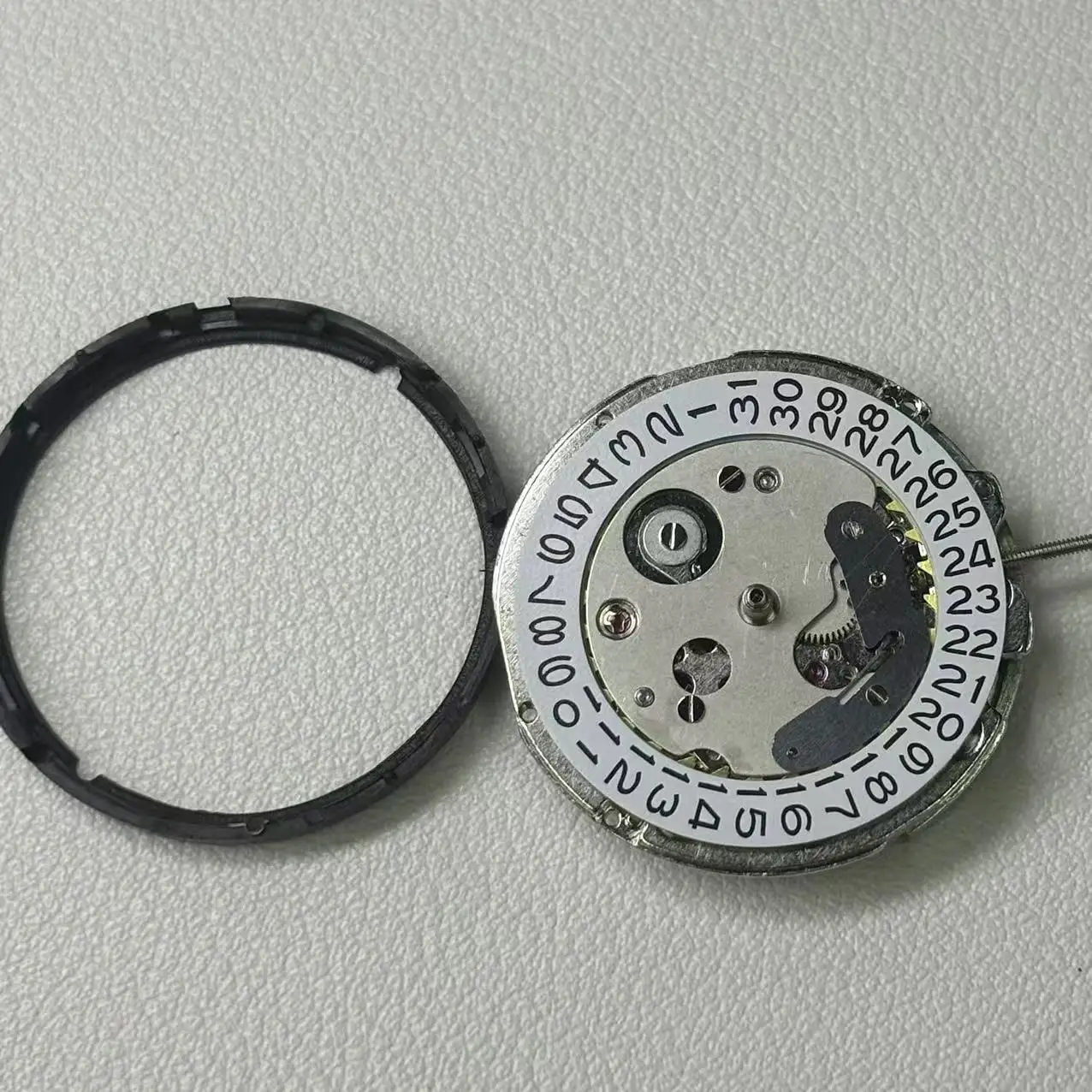 الصين NH35 تاريخ الحركة عند الساعة 3 التقويم يمكن أن يحل محل حركة NH35 اليابانية عالية الدقة الميكانيكية التلقائية NH35 #6