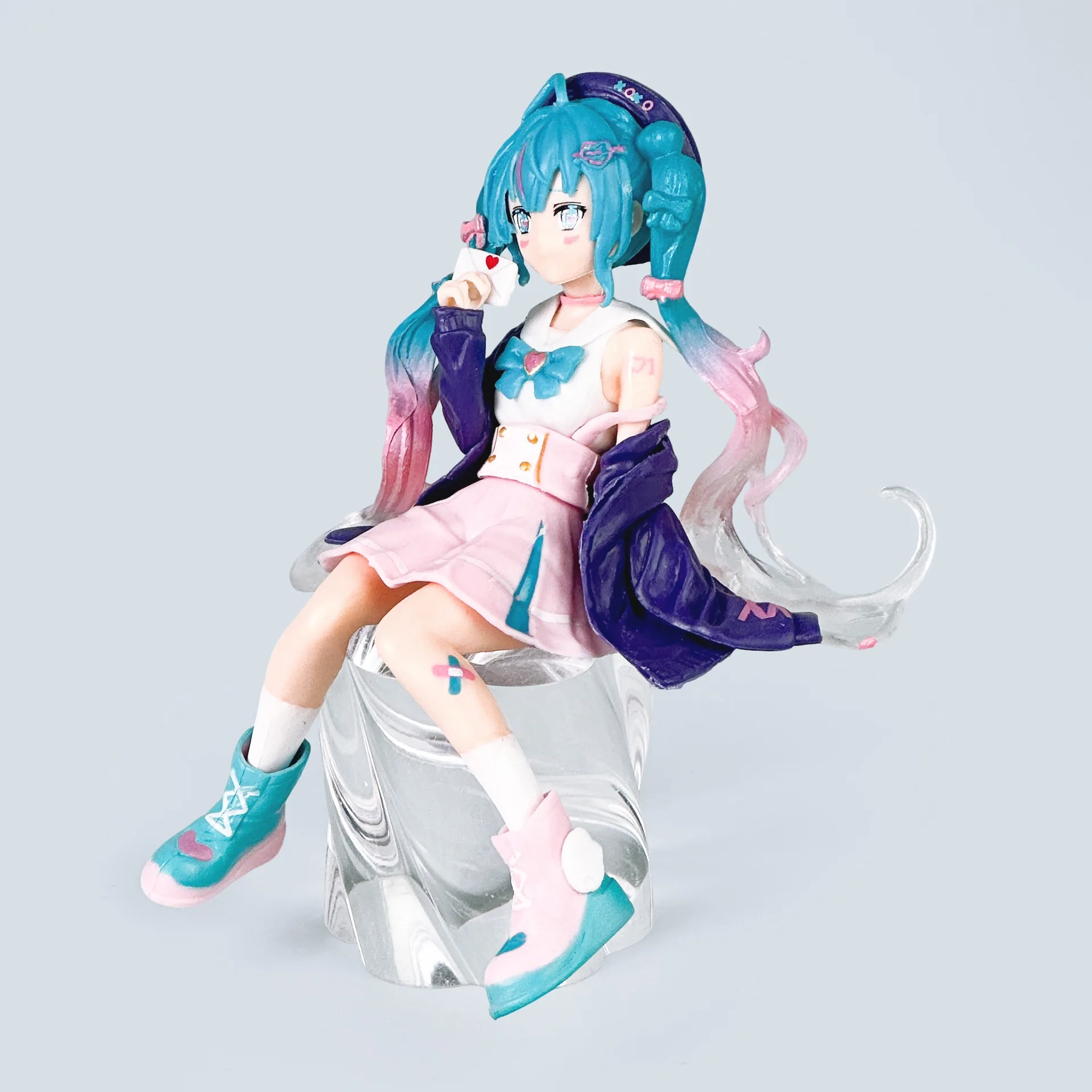 Hatsune Miku Noodle Stopper Figure Holding Love Letter Gradient Twin‑tail Street Style PVC Model Desktop Ornament Gift