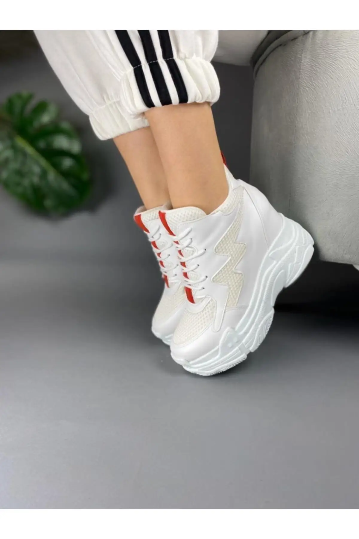 

Women's Basie Padding Sports Shoes