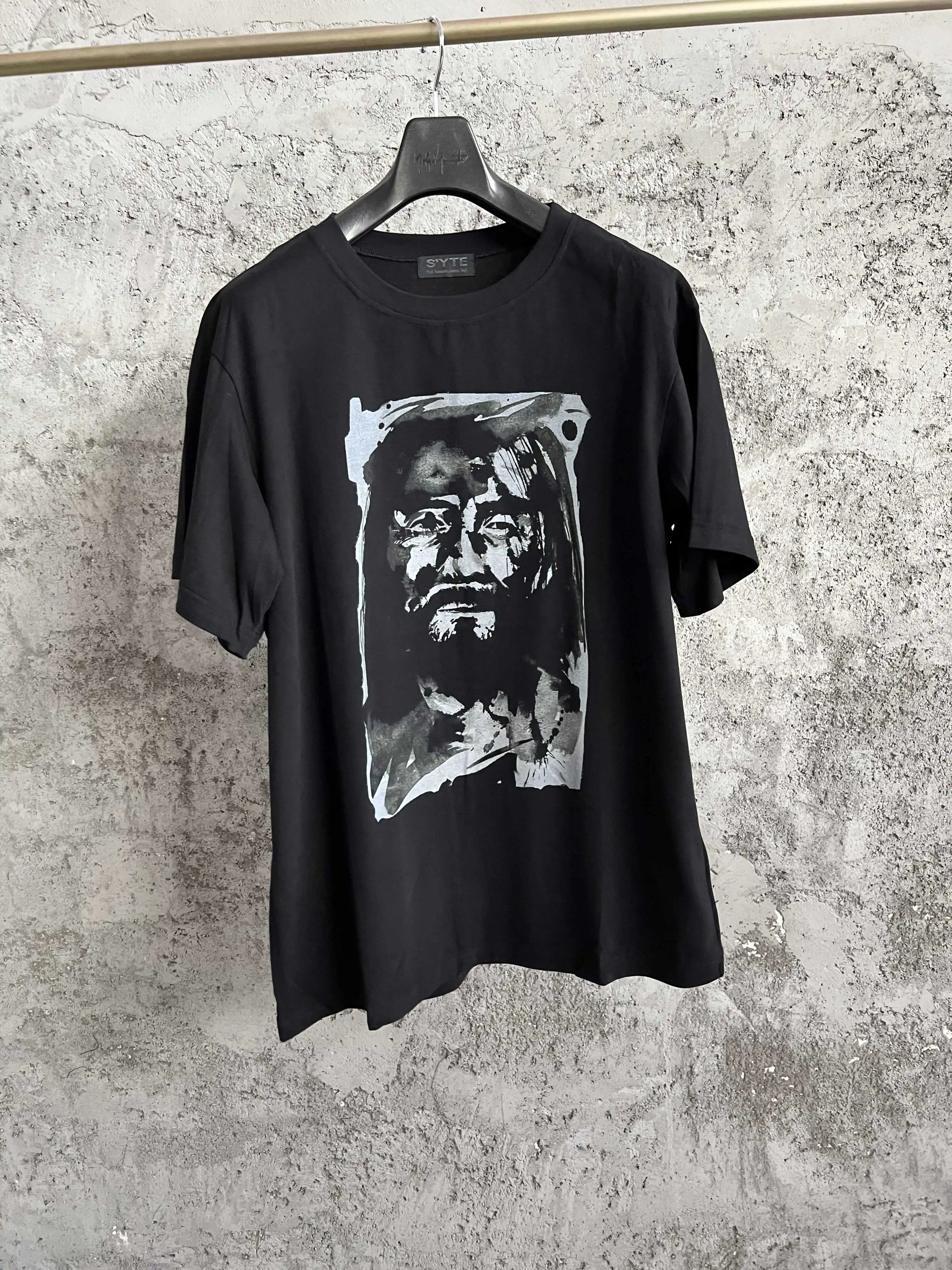 

Japanese-style original sketch little girl pattern printed long-sleeved T-shirt, round-neck mid-length top