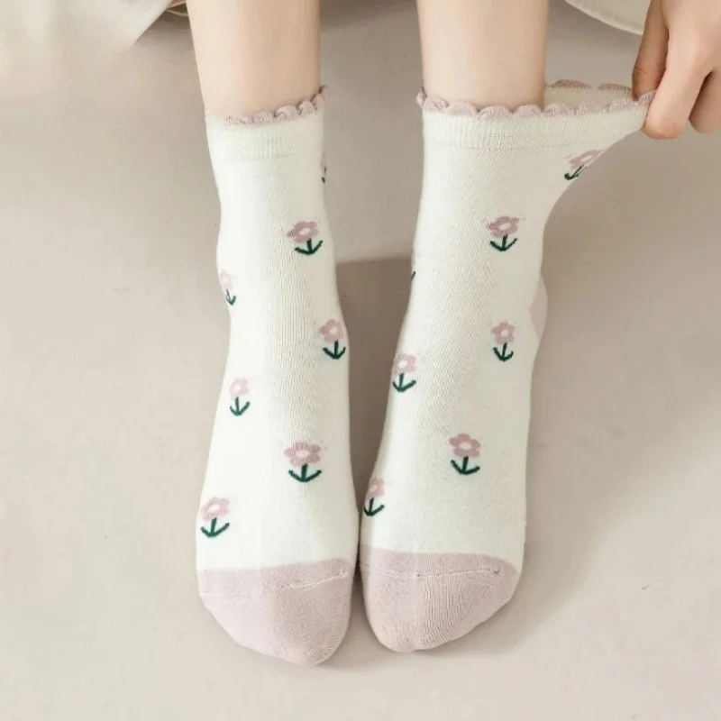 Women's Mid-Calf Length Sock Breathable Comfortable Women's Socks College Style Simple All-Match Casual Socks