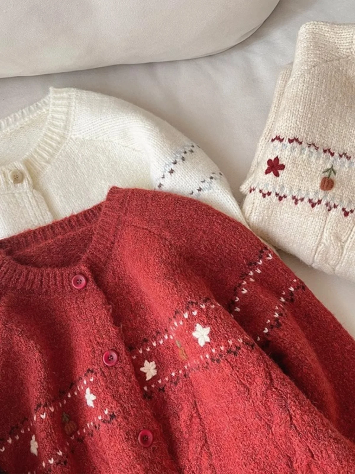 Christmas Red Flower Embroidered Knitted Cardigan 2024 Autumn/Winter Women\'s Round Neck Single Breasted Sweater Warm Jacket Tide