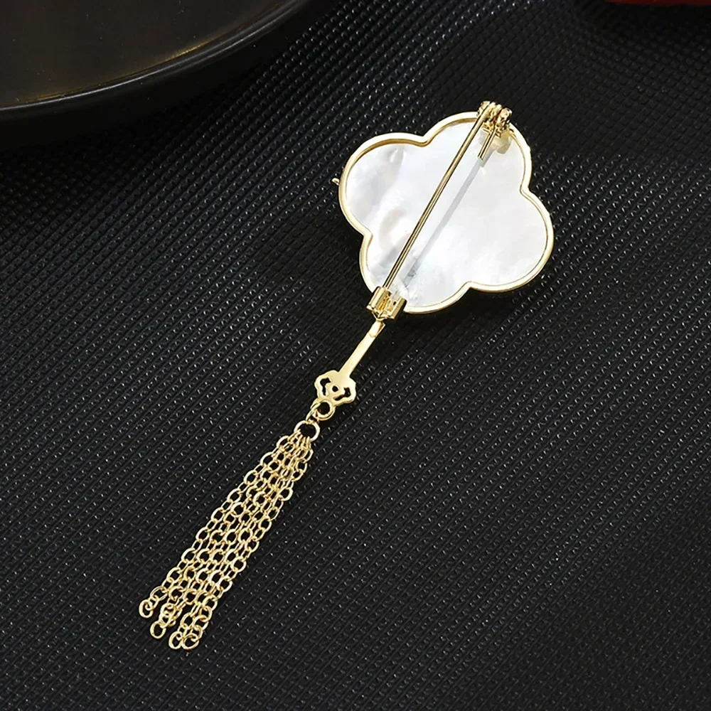 Personality Flower Tassel Brooch Chapter Retro Fashion Micro Ms. Party Travel Jewelry Accessories Gift for Girlfriend