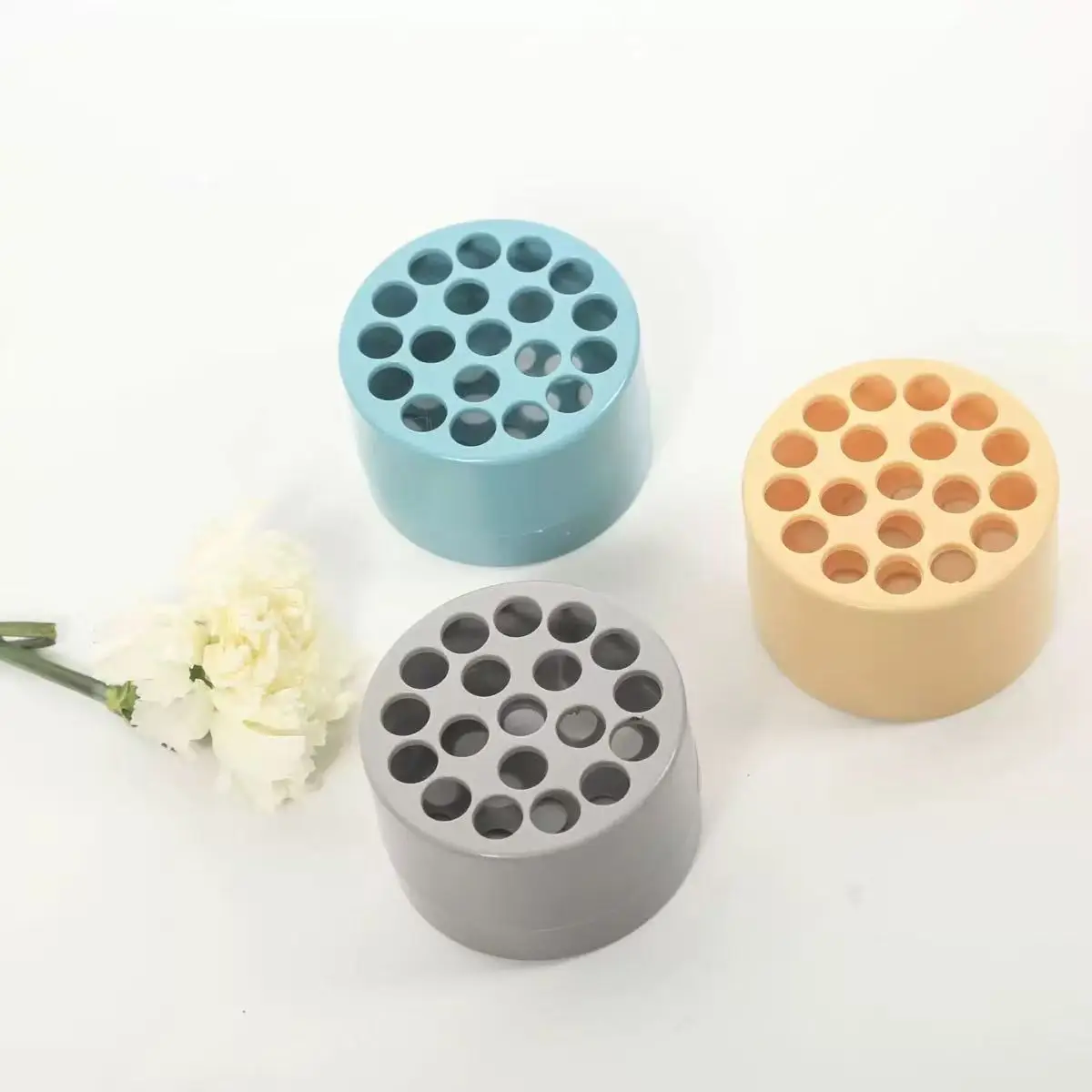 Transparent Plastic Spiral Flower Arrangement Tool Wonder Tool for Crafting And Home Decor
