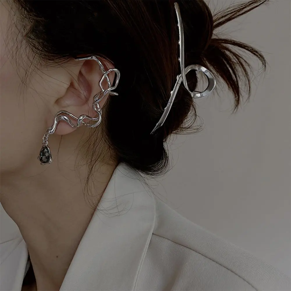 Personality Y2K Alloy Rhinestone Soild Color Korean style Jewelry Irregular Earrings Snake Ear Hook Women Clip  Earrings