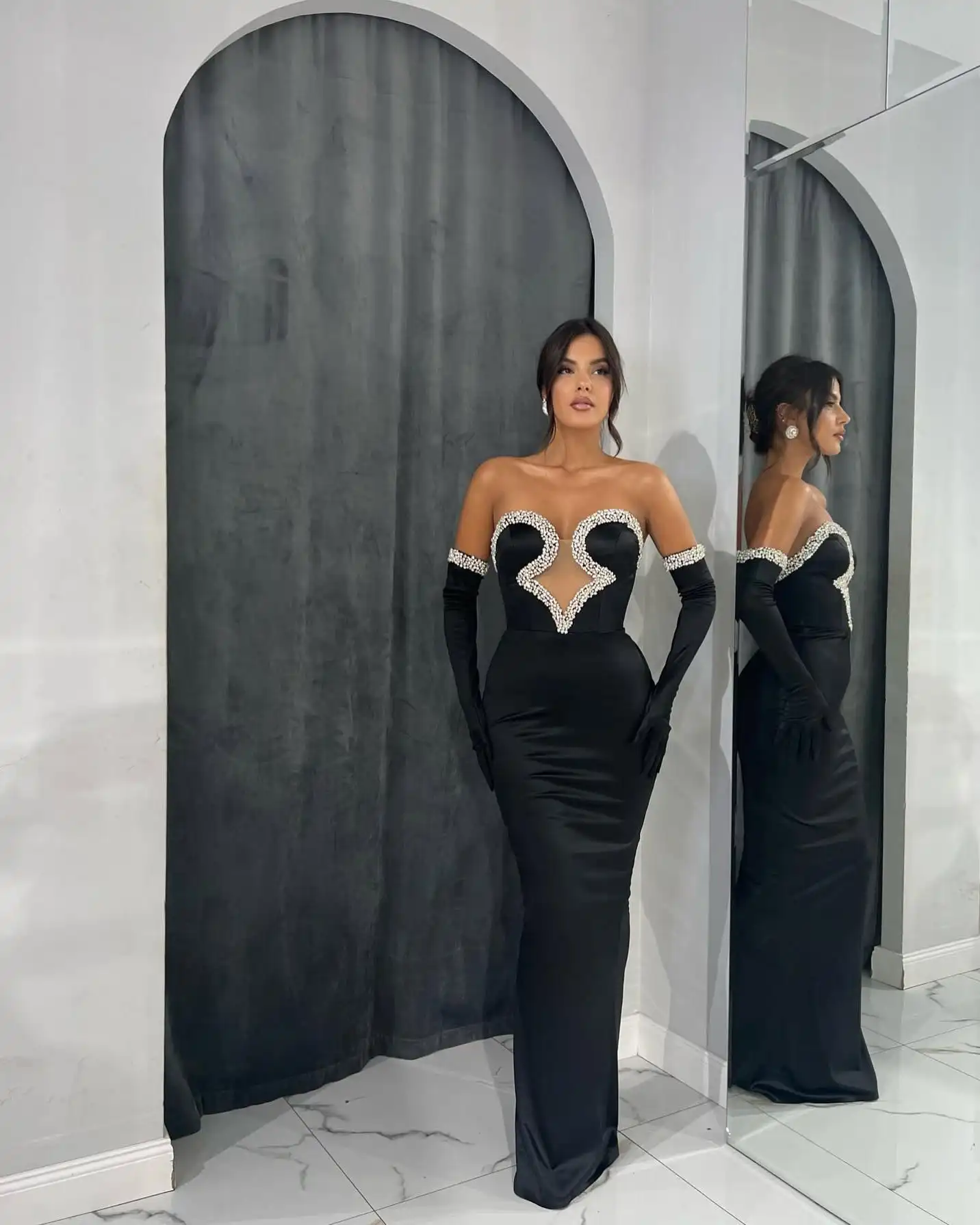 

Customized Exquisite Satin Straight Detachable Sleeve Crystal Evening Dresses Strapless Sweep Train Black Homecoming D