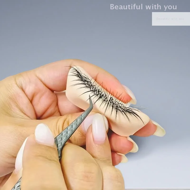 New1pcs Wimpern-Übungs-Silikonmodell mit realistischen Wimpernverlängerungen, wiederverwendbares Trainings-Augenlid-Wimpernverlängerungswerkzeug