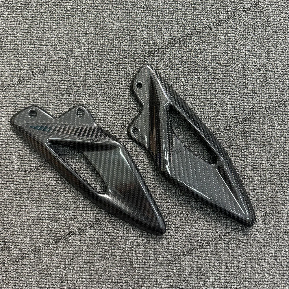 Heel Guard Plates Foot Rests For Triumph Street Triple 660 765 R RS 2016-2024 Weight Reduction Carbon Fiber moto accessories