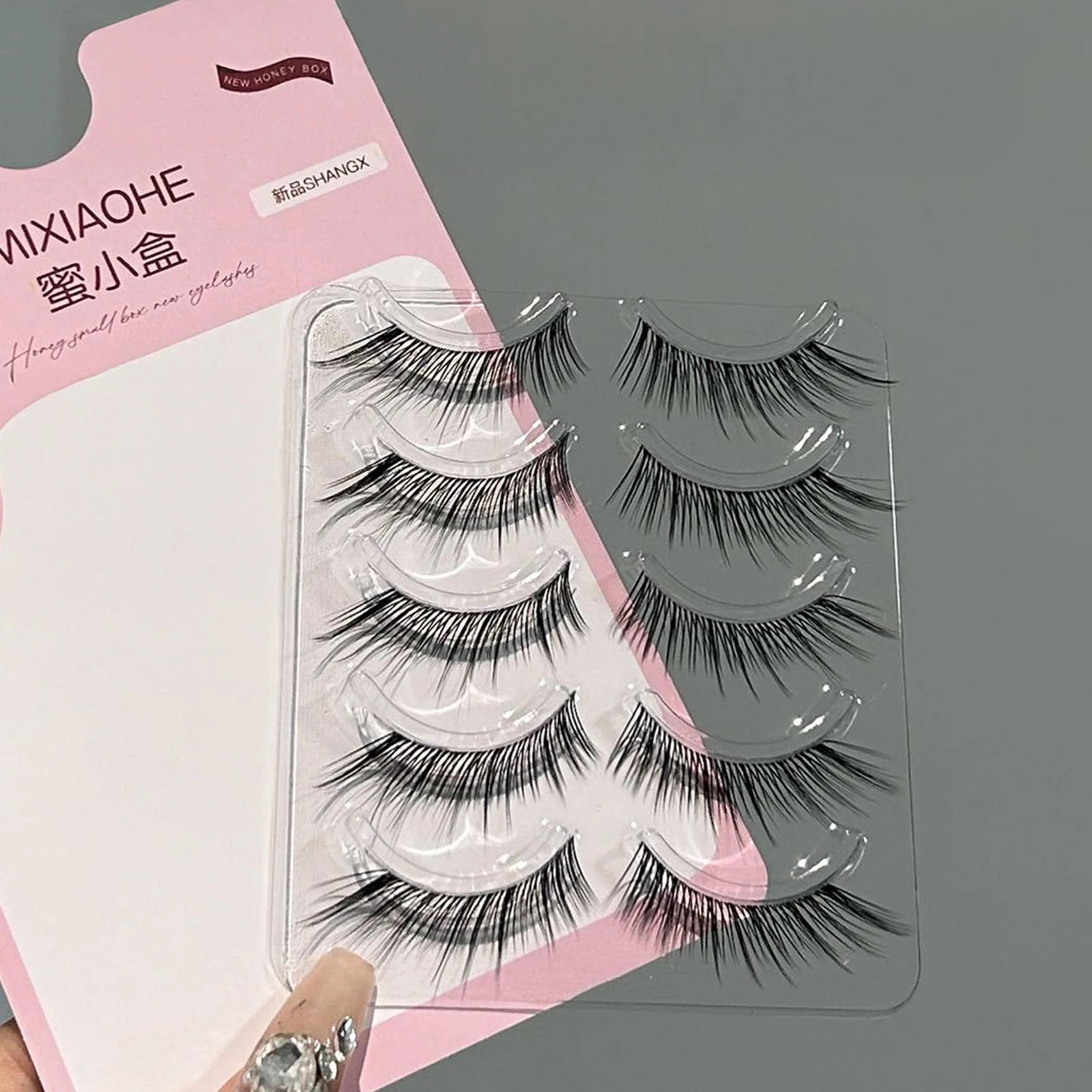 フォックススタイルのウィスピーつけまつげストリップ 5 ペアふわふわマンガまつげ再利用可能な厚いまつげコスプレパーティーデート毎日のメイクアップ用