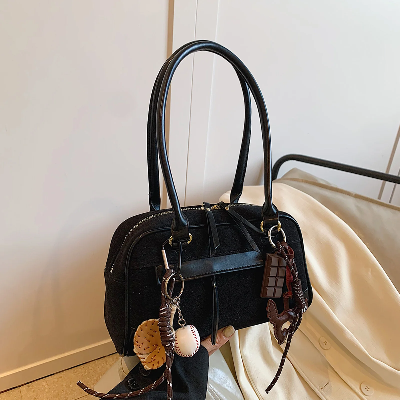 

Vintage Suede Handbag Women Shoulder Bag Solid Color Ladies Underarm Bag Commuter Tote Bag Shoulder Bags Fashion Boston Handbag