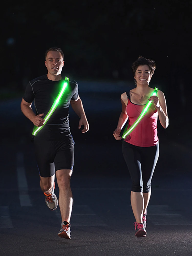 USB Rechargeable Reflective Walking Gear LED Reflective Belt Safety Reflective Running Gear Reflective Band for Night Running