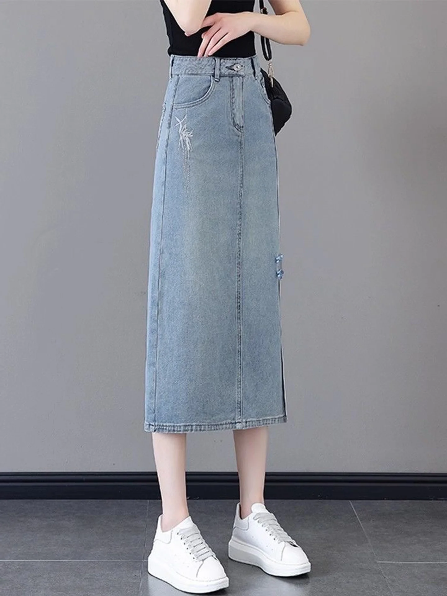 New Chinese Style Embroidered Denim Skirt High Waist Straight Cut Midi Trendy Split Button Decorative Women's Autumn Fashion