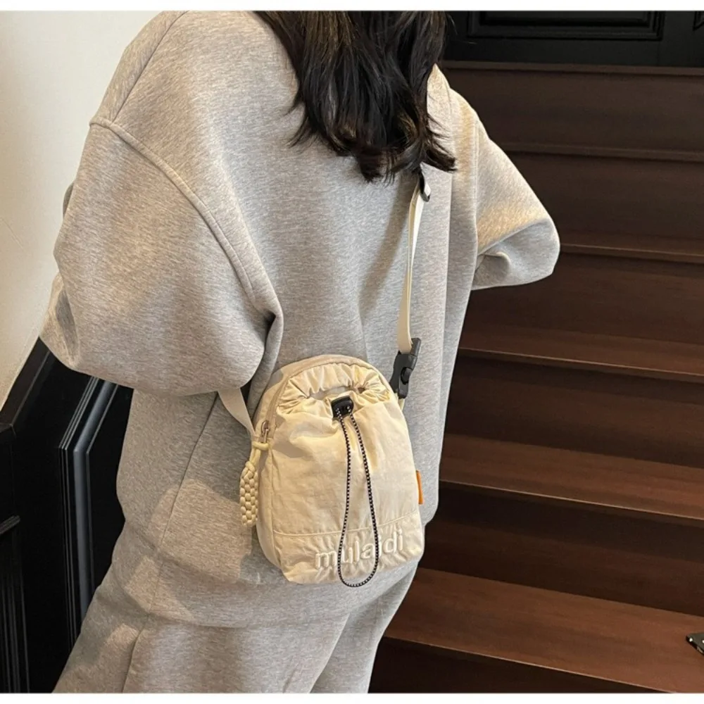 

Lightweight Women's Crossbody Bag Adjustable Drawstring Water Bottle Bag Solid Color Korean Style Mobile Phone Small Bag Women