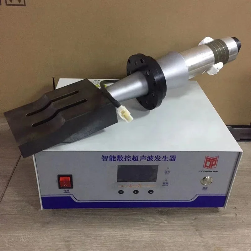 

Hot Selling Ultrasonic Generator 2600W Spot Welding Machine with Transducer and Horn Mold