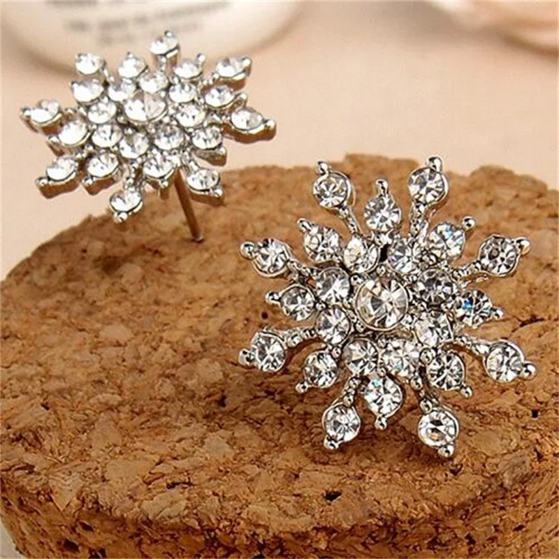 New Fashion Crystal Snowflake Earrings for Women Wedding Party Sweet Flower Stud Earrings Temperament Jewelry Accessories Mujer