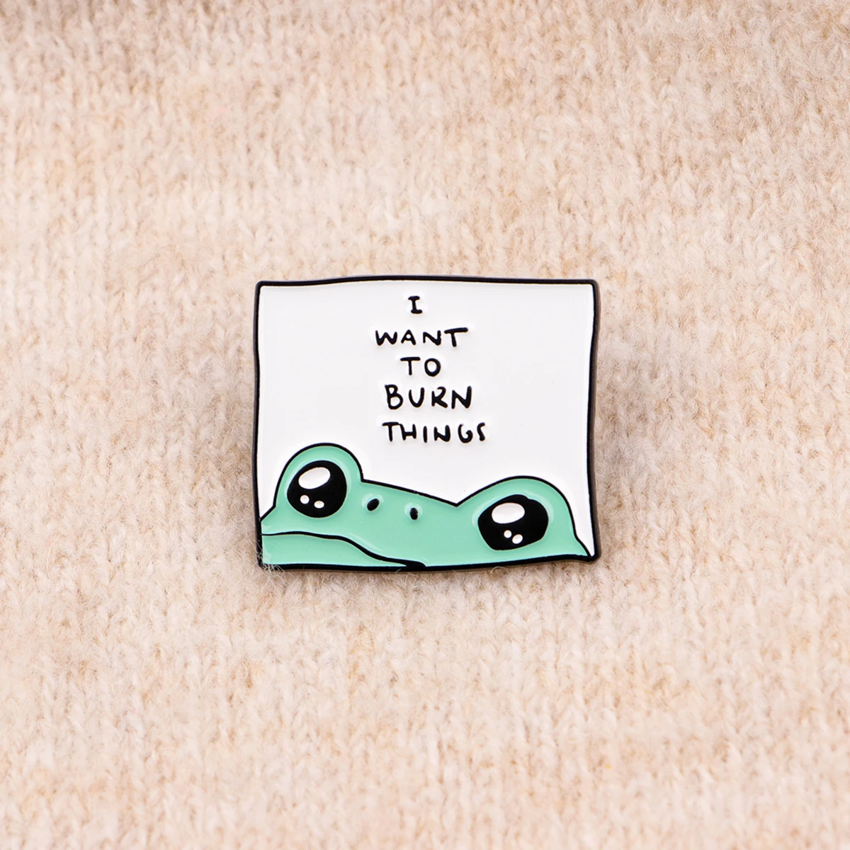 Kawaii grüne Frosch-Emaille-Pins, humorvolle „Behave No“-Broschen, Abzeichen für Rucksäcke, Sammlung, Geschenke, Schmuck, Cosplay-Zubehör – Detail 4