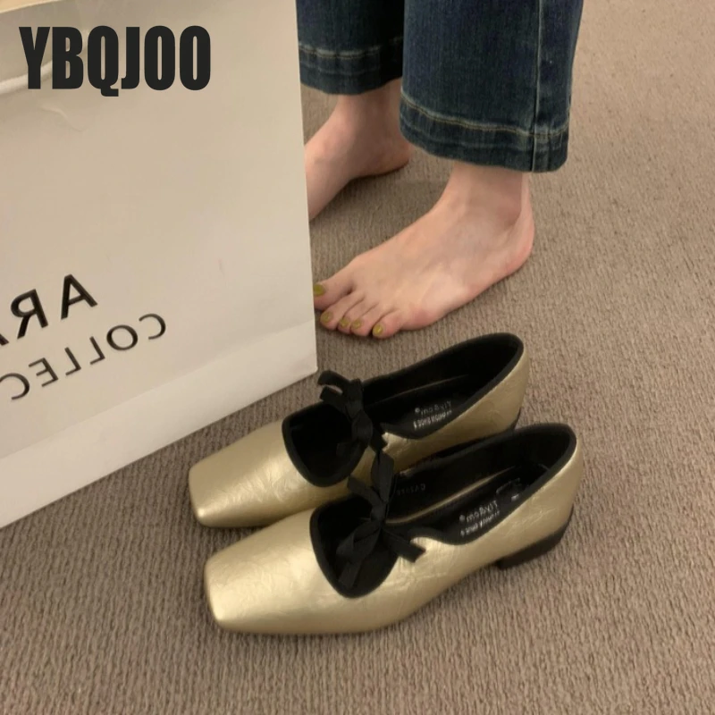 Scarpe da donna con punta quadrata argento dal design di piccola nicchia nuova scarpa singola alla moda con fondo piatto casual primaverile dal temperamento semplice