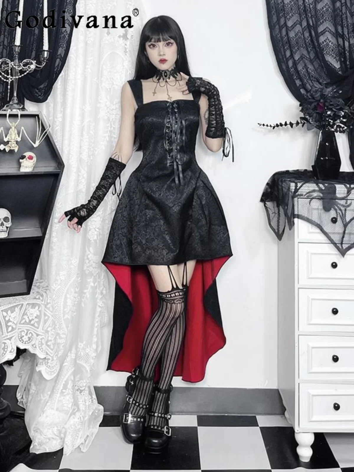 

Goth Black Vampire Dress Female Court Style Waist Suspender Trailing Spice Girl Dress