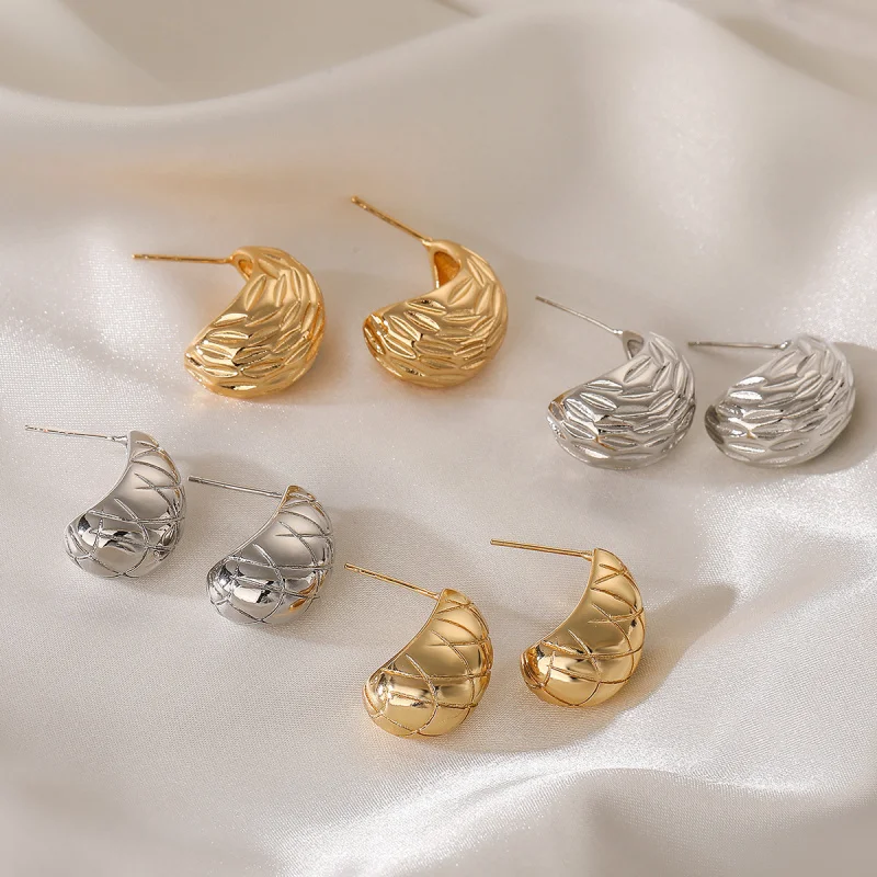 

European and American Fashion High-End Copper Gold-Plated Water Drop Earrings for Women, Minimalist Style, Light Luxury, Unique