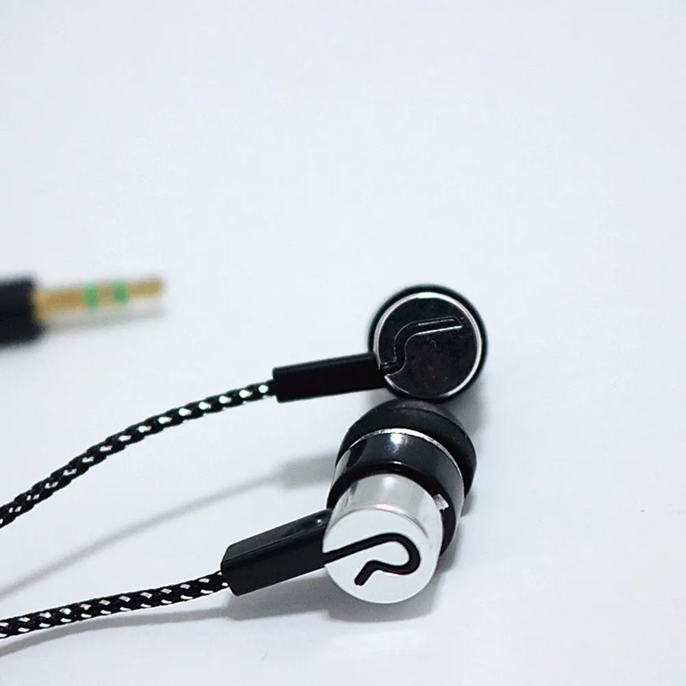 Noise Isolating Earphones In-ear Earbuds without Mic Wired Jack Standard Reflective Cloth Line