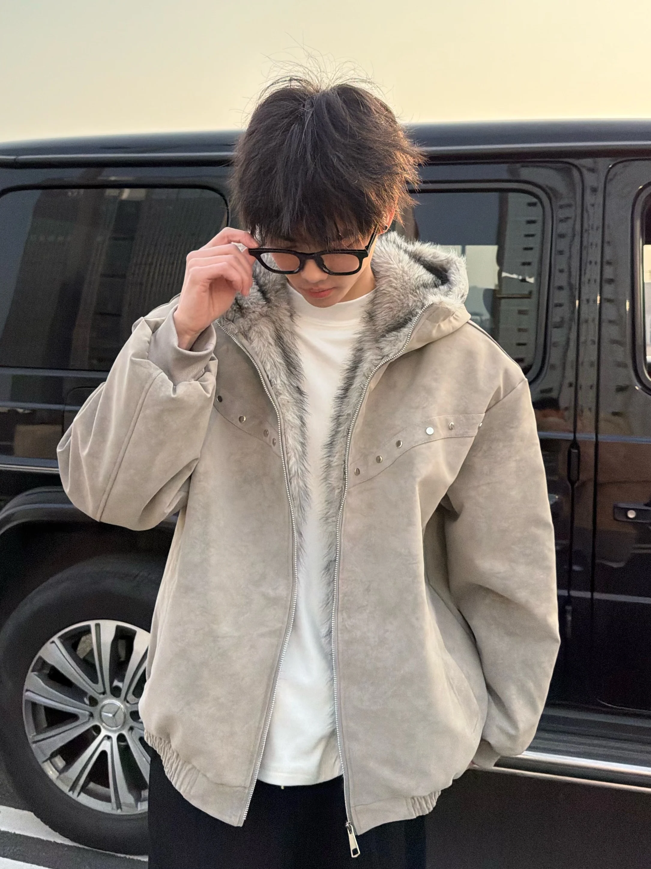 

Мужская зимняя куртка из искусственной кожи с меховым воротником, утепленная, повседневная, в американском стиле, с заклепками