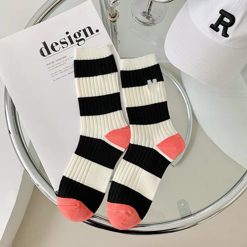 Black and White Socks Women\'s Mid-tube Socks Spring and Autumn Black Striped Stockings Outside Tidal Sports Socks