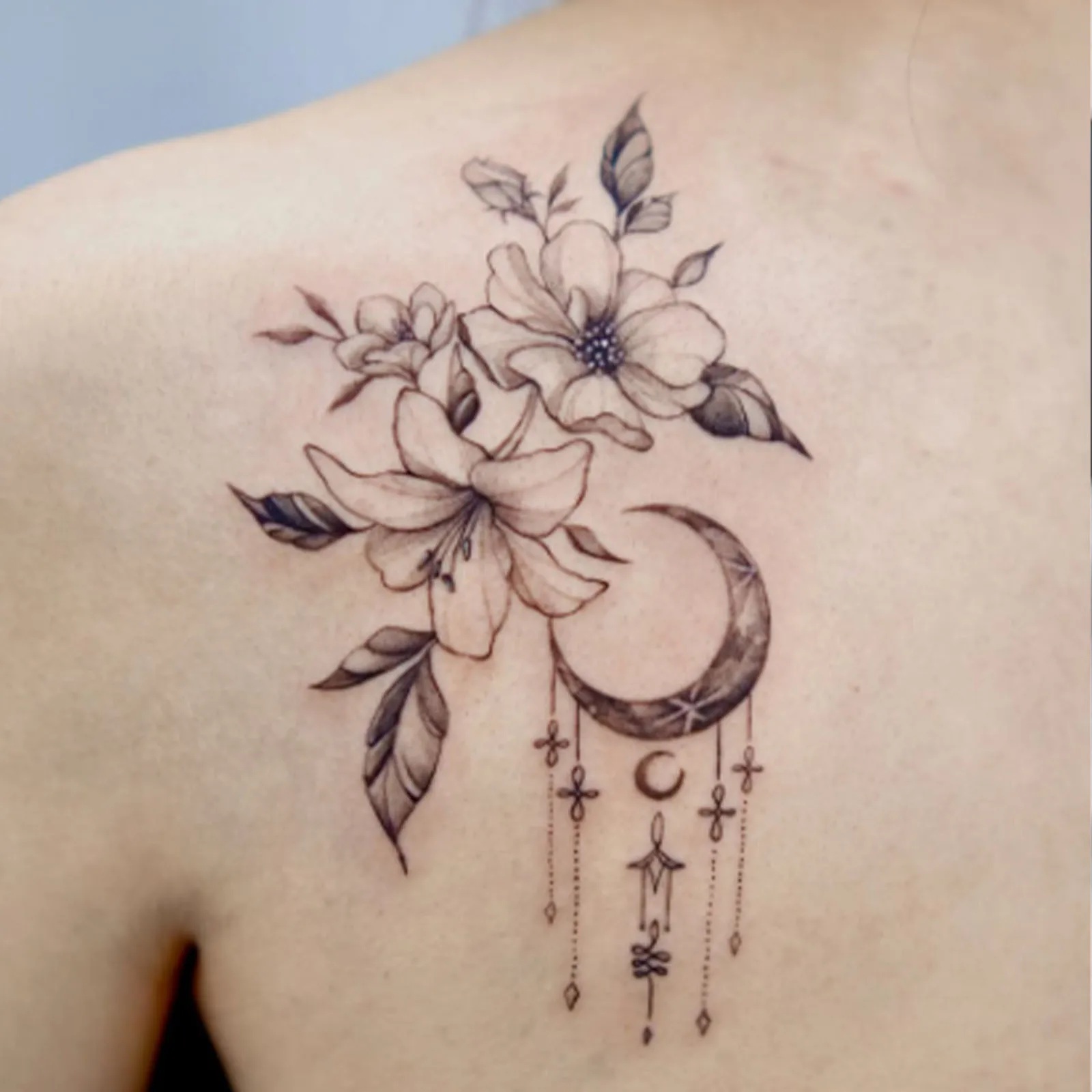 

Minimalist Leaf Vine Tattoo Sticker Waterproof Long Lasting Fine Line Temporary Tattoo for Women Finger Hand