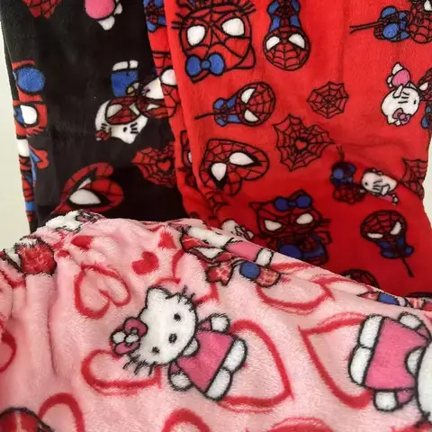 Pigiama allentato in velluto di cotone Pigiama Hello Kitty Spider-Man Pantaloni lunghi Abbigliamento casual per dormire da donna e da uomo Halloween