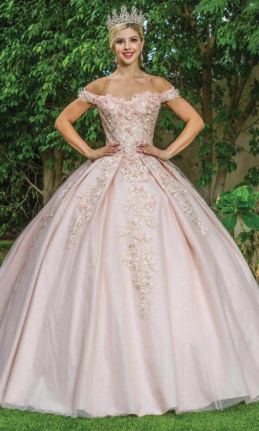 

Blush Pink Off the Shoulder A-line Quinceanera Dresses Elegant Tulle Teen's Appliques Sequins Lace Up Prom Dress Birthday Party