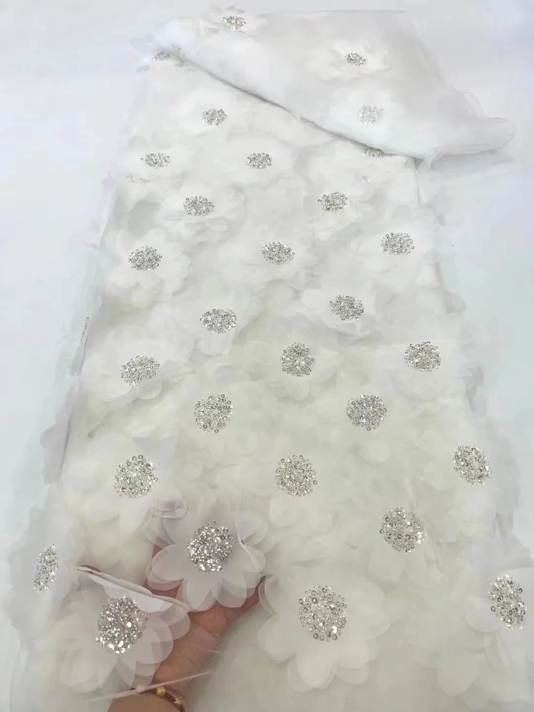 African Nigerian With Sequins Fabric For Wedding Dress 2024 Fashion Elegant French Embroidery Beaded Lace Fabric 3D Flower