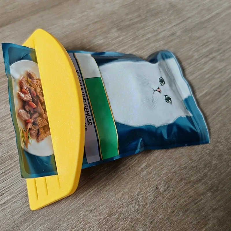 Cat Food Squeezer Food Squeezing Tool Pet Food Dispenser 3 Thickness Portable Efficiently Extracts Food From Bags