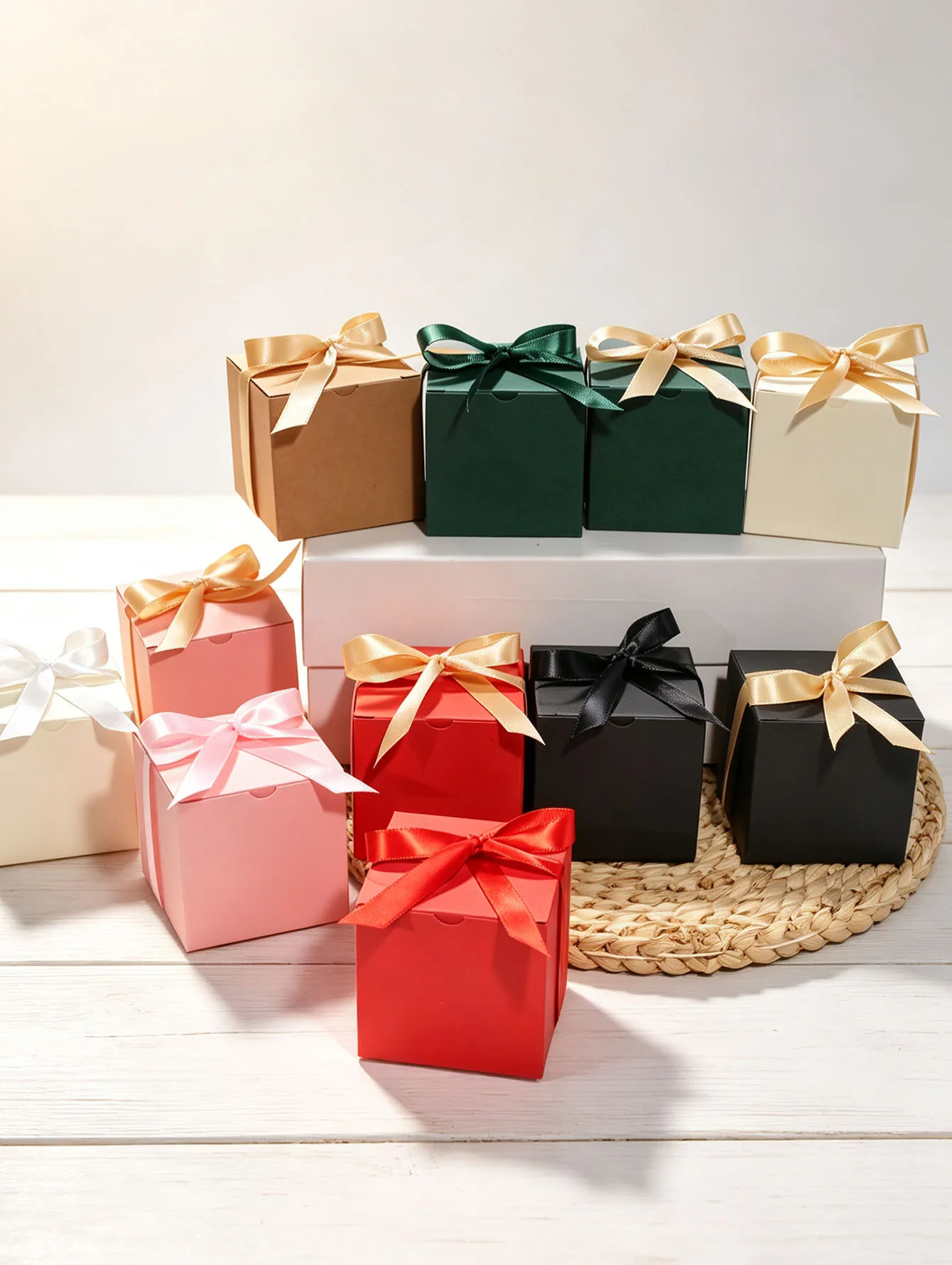 Mini square gift box, portable Dim sum gift box, suitable for wedding ...