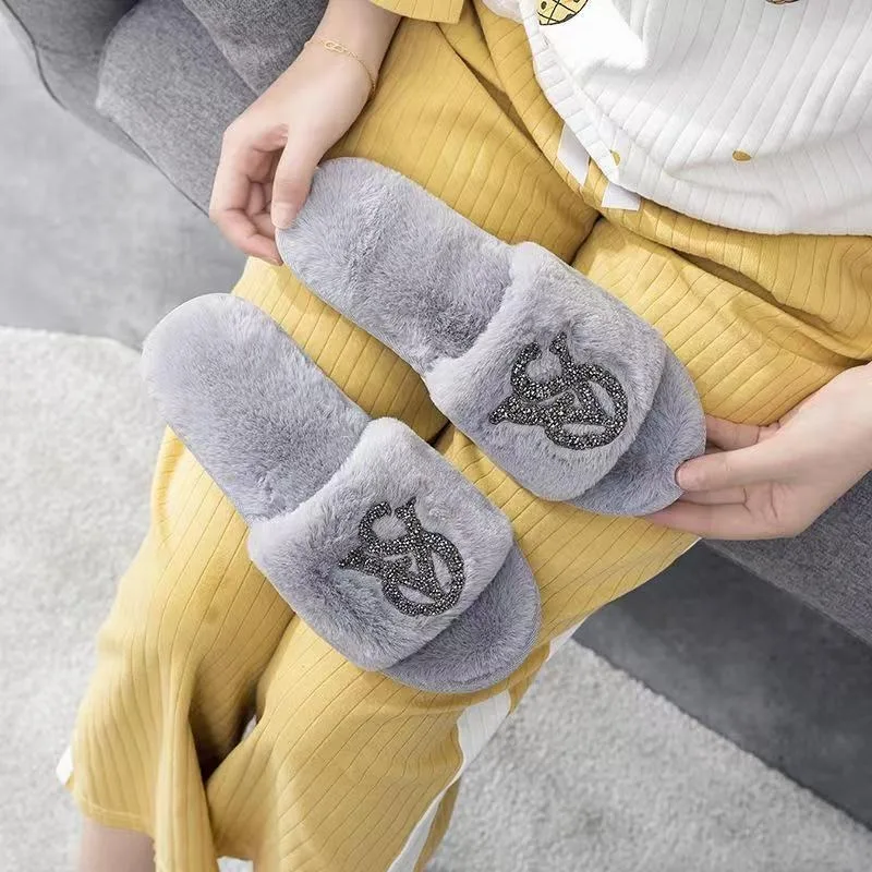 

Casual Plush Slippers for Women's Home Flat Shoes Fashion Design Spring and Autumn Thick Soled Shoes Elegant Open Toed Shoes