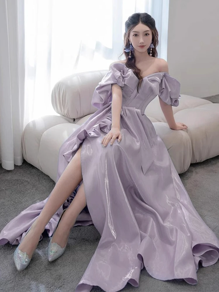 Abiti da sera in raso viola Pieghe da donna a strati con spalle scoperte Una linea Abito da festa con spacco laterale Eleganti abiti formali De Soirée