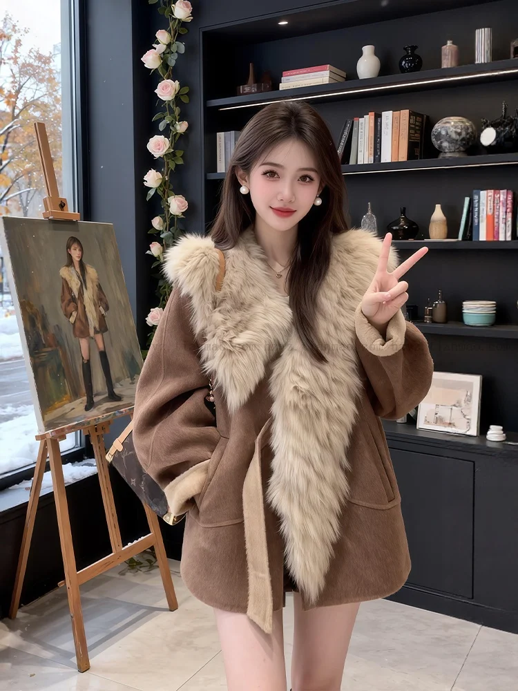 

Thickened Woolen Coat for Women with Large Fur Collar Beautiful And Elegant Winter Outerwear American Style Polyester