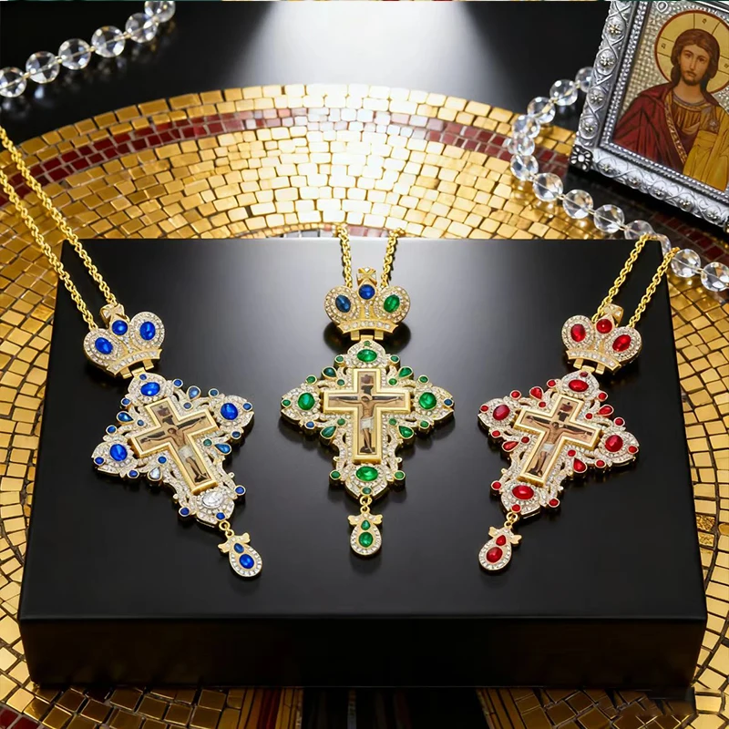 Vergoldetes Orthodoxes Brustkreuz mit blauer Kristalleinlage und Kruzifix-Ikone, Hochwertiger liturgischer Schmuck für Priester in der Kirche – Detail 16