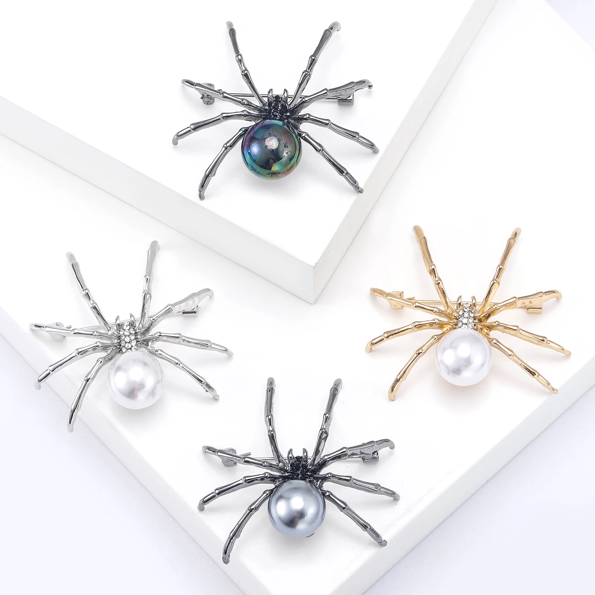 Fashionable Women's Brooch Pearl Spider Broochs Halloween Outfit Party and Gift Accessories