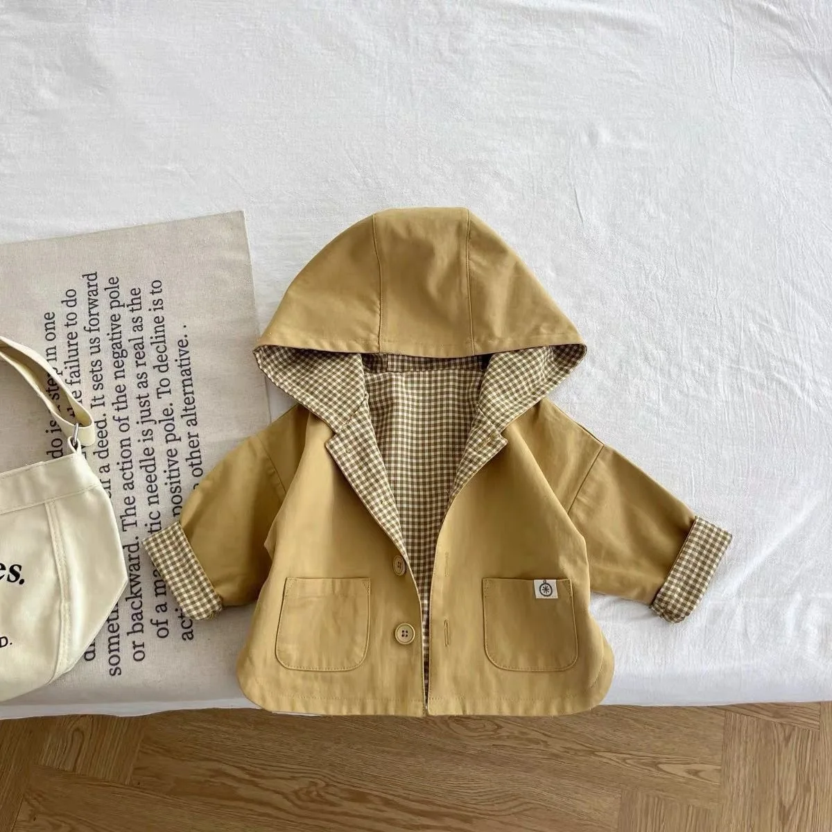2026 new hooded trench coat, children's stylish Korean top, spring and autumn clothing, children's versatile hoodie cardigan