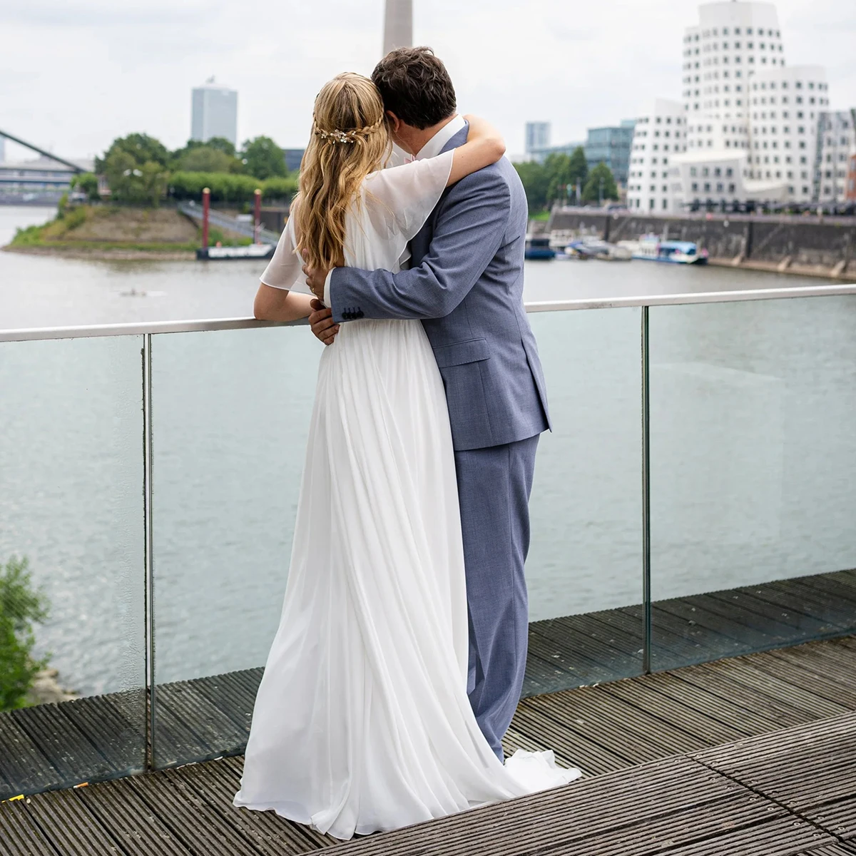 Simple Short Flutter Sleeves Wedding Dress Customized A Line Maxi Floor Length Chiffon V Neck Simple Backless Ivory Bridal Gowns