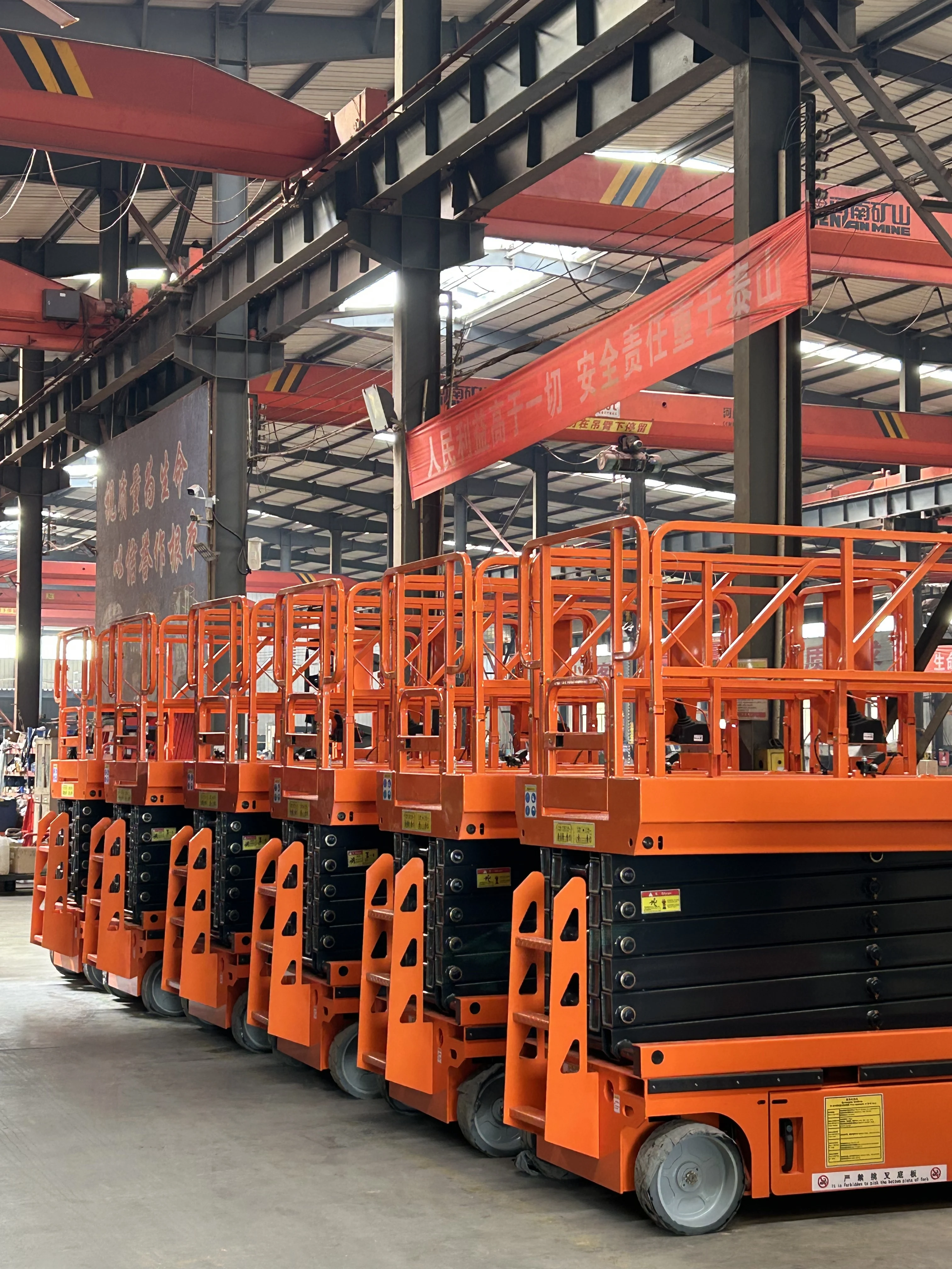 Customized Self Propelled Scissor Lift 500kg 320kgHydraulic Electric Scissor Lift Table