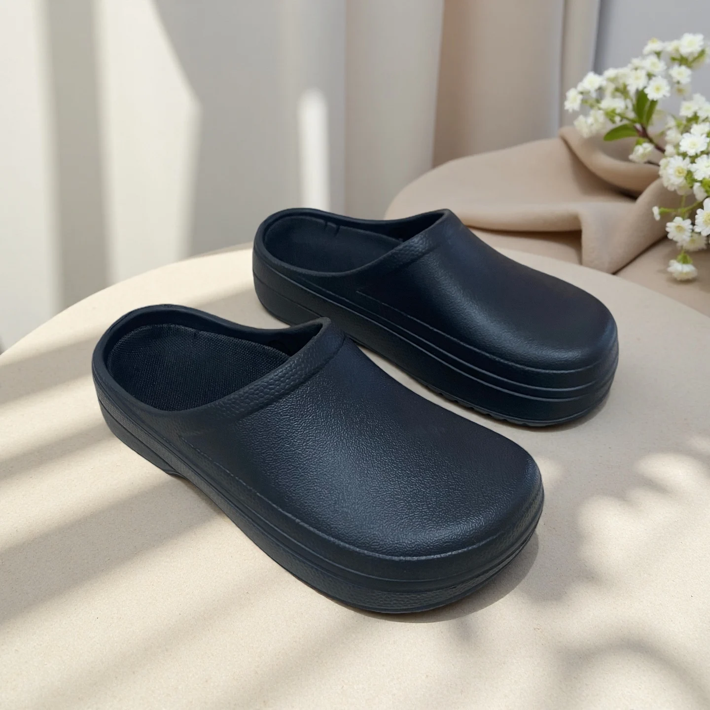 Unisex Eva Garden Slippers, Comfortable Flat Slippers with Insoles, Suitable for Kitchen, Hospital, and Daily Use view 4