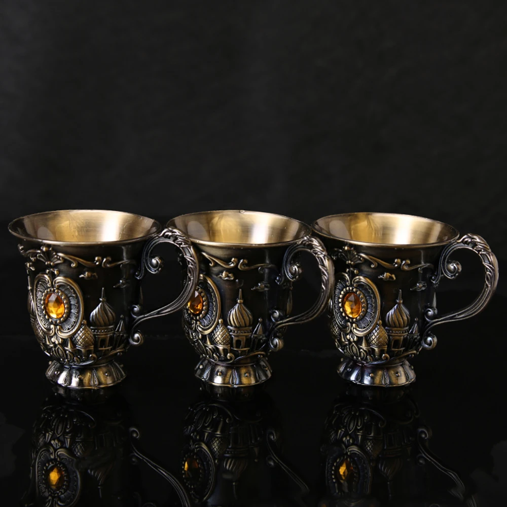 Drink accessories Cups Kitchen dinning supplies Exquisite Wine Glass in Retro Design Suitable for Wine Liquor and More
