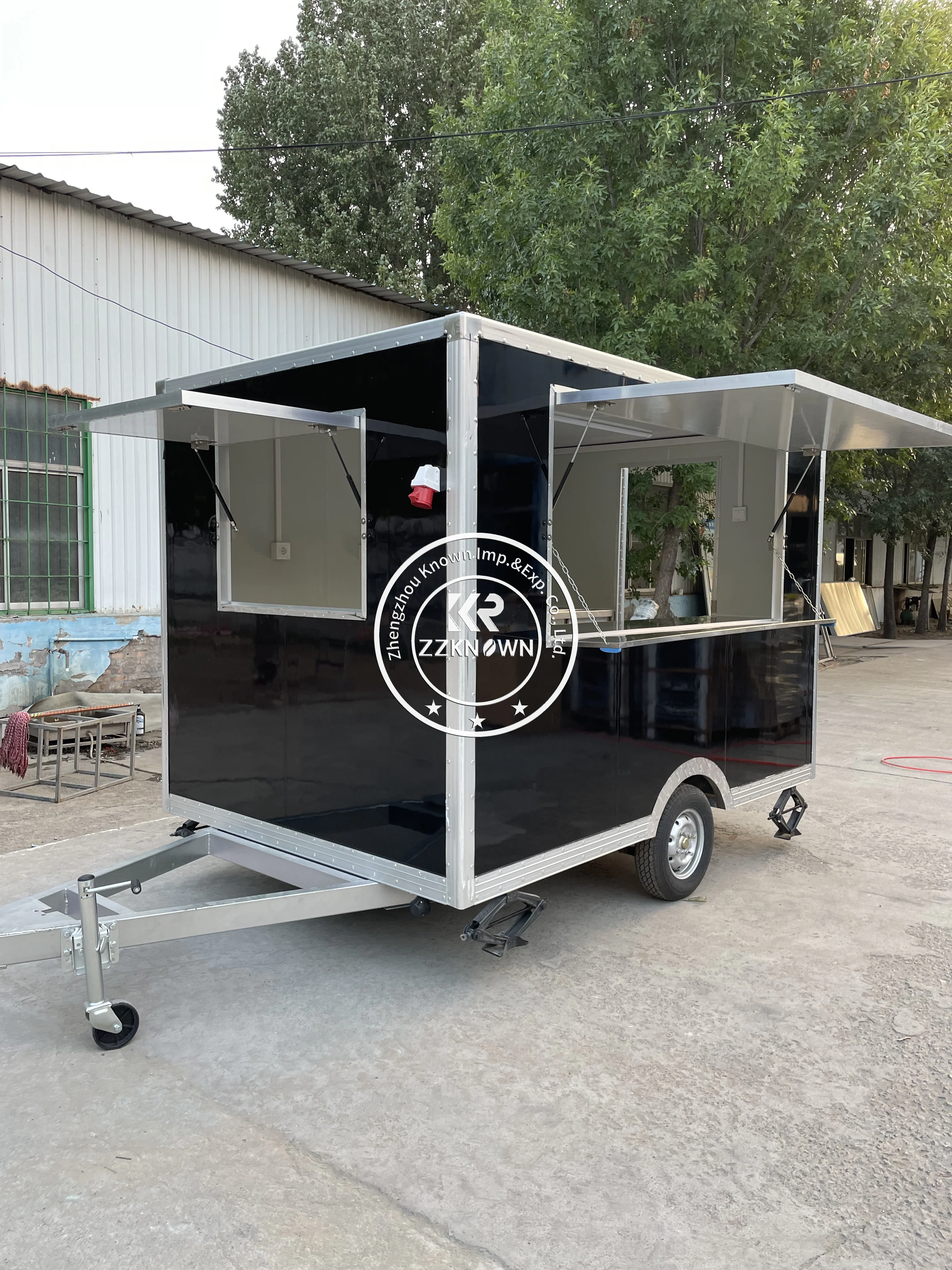 

2024 New Mobile Food Truck Catering Beverage Trucks Fast Food Vendor Trailer Fast Food Truck Mobile Catering Trailer For Sale