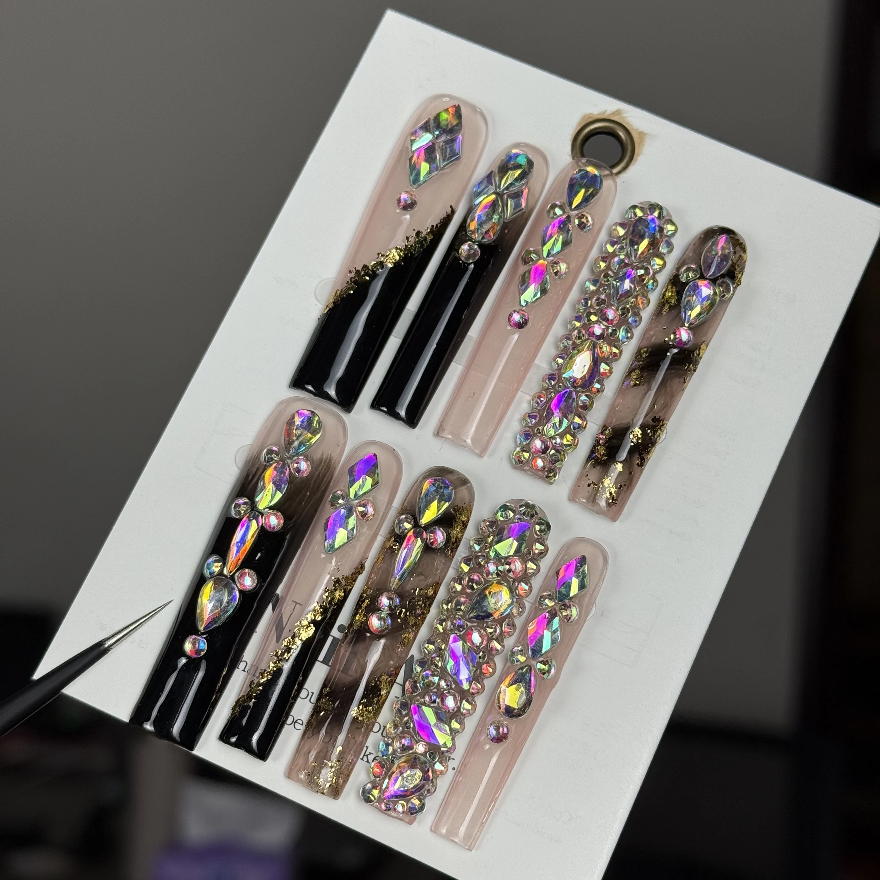 10 Stück High-End-Punk-Stil, handbemalte dreidimensionale quadratische Diamanten, funkelnde Flordiamanten, goldene Pailletten, handgefertigte Fälschung – Detail 7