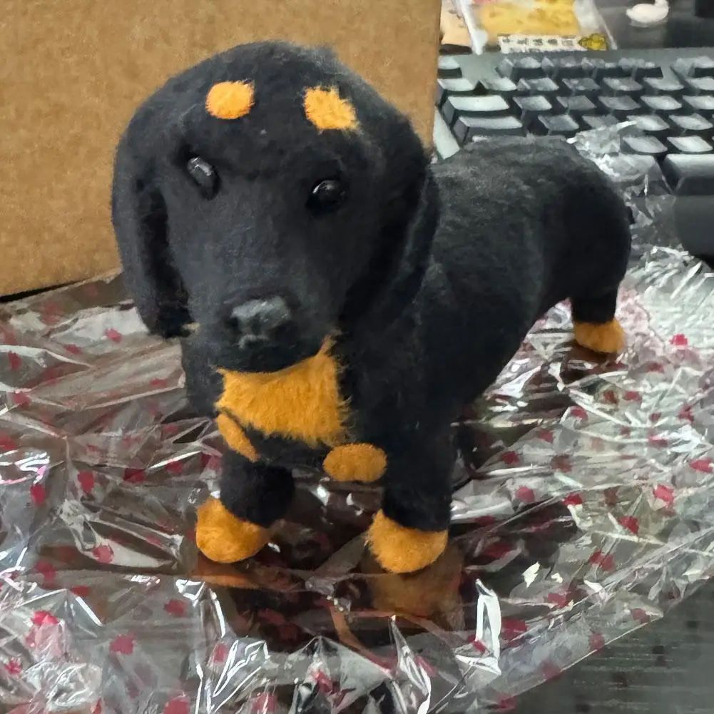 Sitzender Dackel-Hund, Plüschtiere, lebensechte Simulation, schwarzer Hund, Plüschtier, Kindergeschenke, Zuhause, Auto, Dekoration, Ornamente ﻿