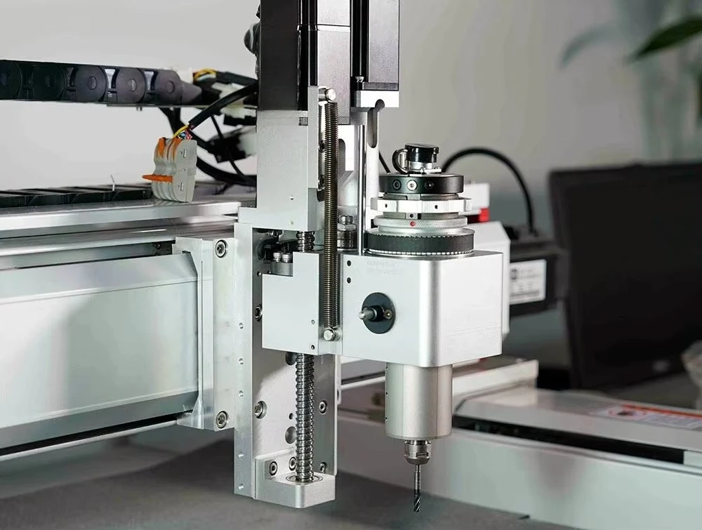 High-speed end mills are high-performance cutting tools specifically designed for hard and easily worn materials.