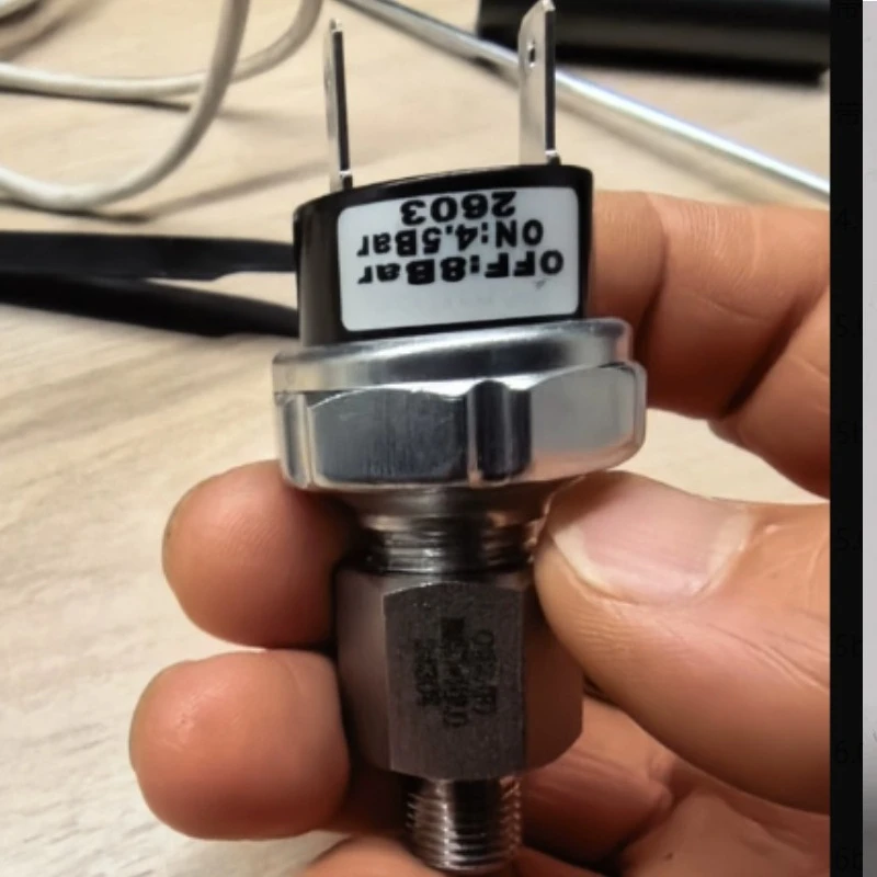 

Suitable for 12V24V220V Model Air Pump High and Low Pressure Control Air Pressure Submersible 30A Automatic Start Stop Switch